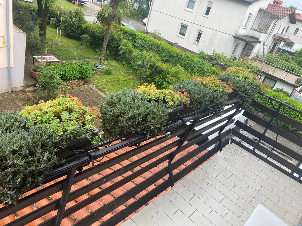 Apartma Magnolija ノヴァ・ゴリツァ エクステリア 写真